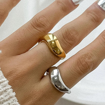 Erin 18K Non-Tarnish Classic Wavy Band