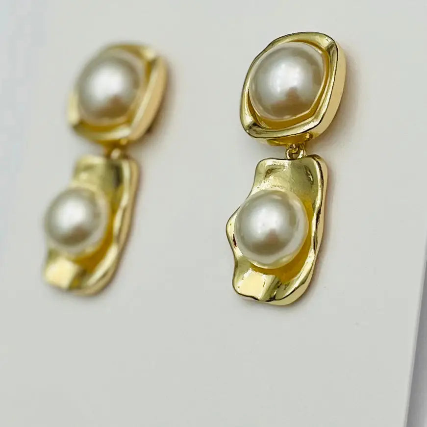 Clip-On - Chic Pearl Dangle
