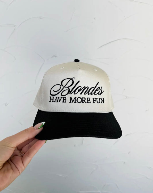 Blondes Hat