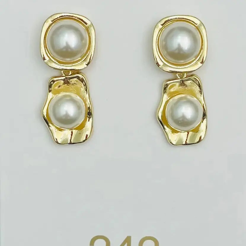 Clip-On - Chic Pearl Dangle