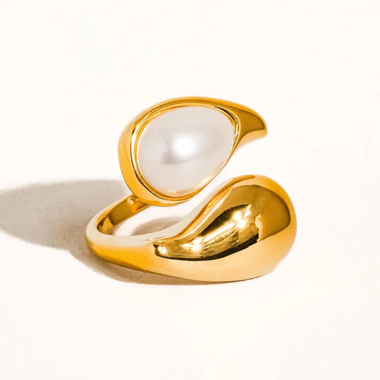 Sloan 18K Gold Non-Tarnish Pearl Wavy Ring