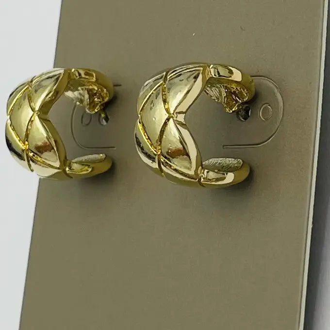 Golden - Criss Cross Hoop Stud